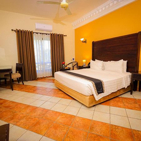 Colosseum Boutique Hotel & Spa Dar es Salaam Zewnętrze zdjęcie