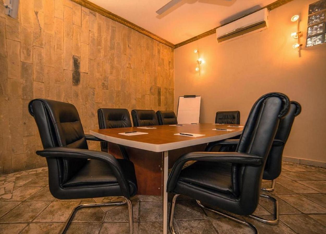 Colosseum Boutique Hotel & Spa Dar es Salaam Zewnętrze zdjęcie
